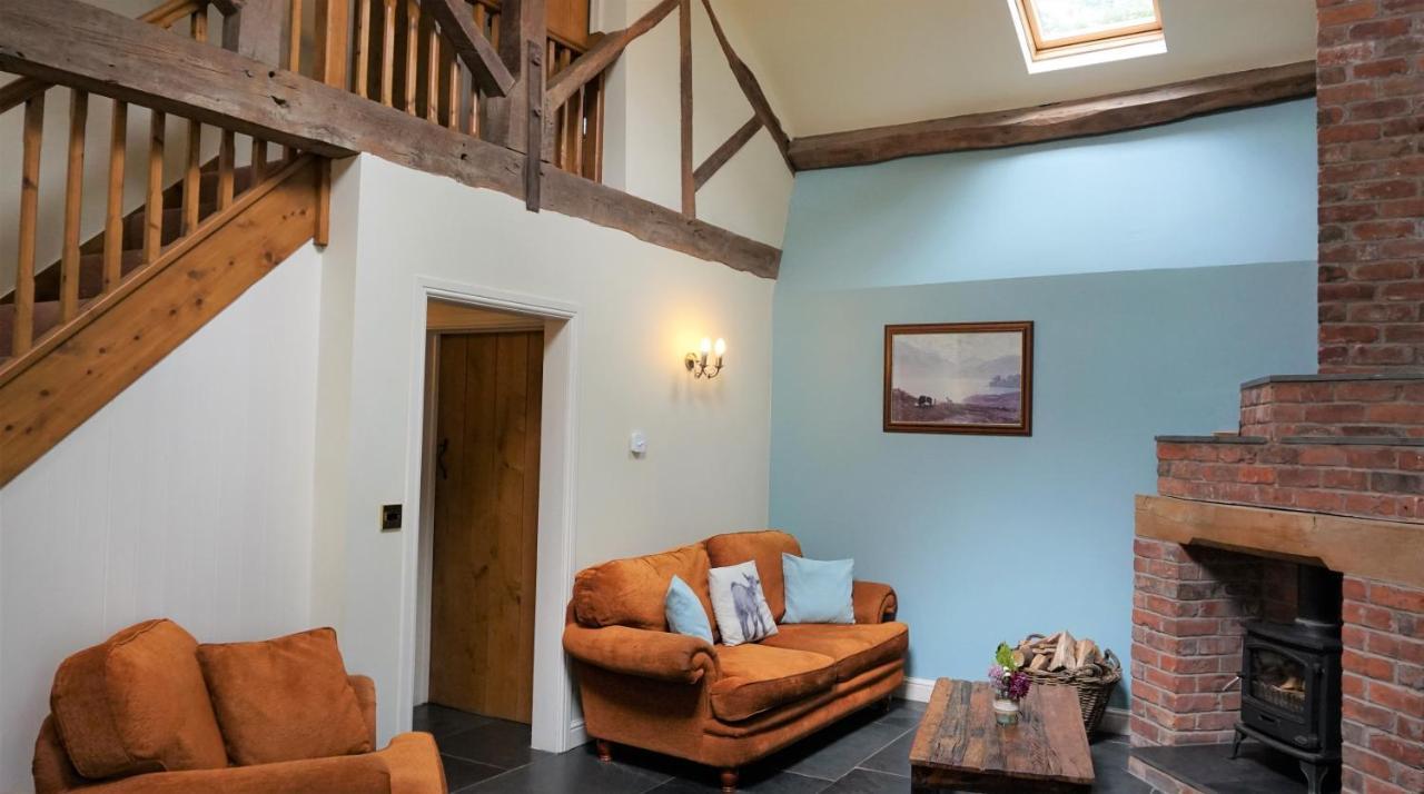 Sheep Dip Cottage - 5* Cyfie Farm, With Log Burner And Private Hot Tub Llanfyllin Exterior photo