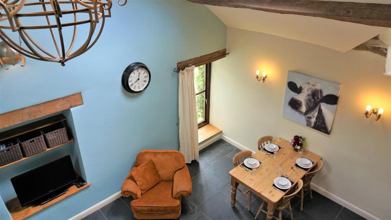 Sheep Dip Cottage - 5* Cyfie Farm, With Log Burner And Private Hot Tub Llanfyllin Exterior photo