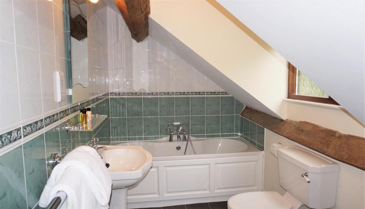 Sheep Dip Cottage - 5* Cyfie Farm, With Log Burner And Private Hot Tub Llanfyllin Exterior photo